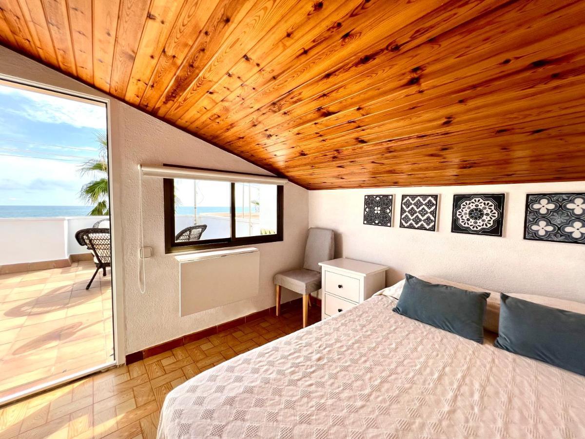 House In Front Of The Beach With Sea View Cambrils Exteriér fotografie
